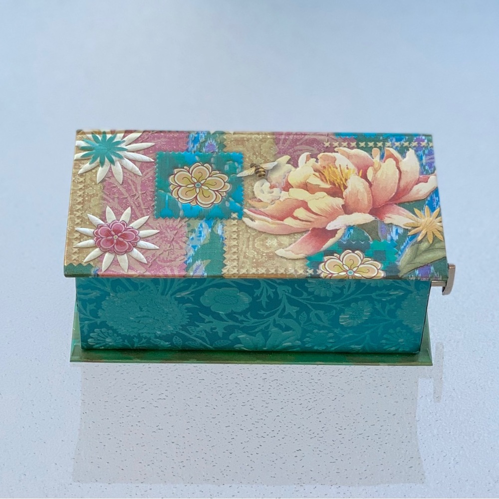 Punch Studio Jasmine Soap Bar and Blue Danube Music Box Gift Set - Picture 3 of 7